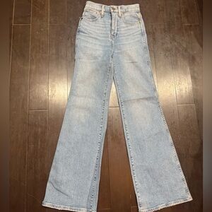 Madewell 11” high rise flare, light denim blue wash size 23